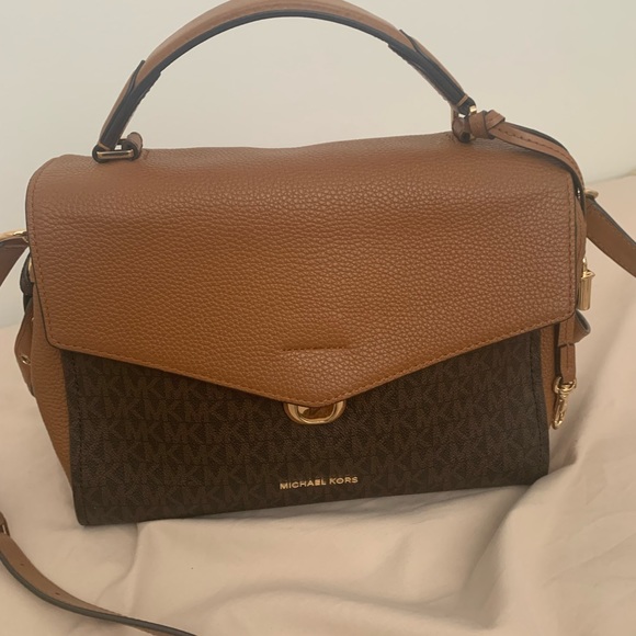 Michael Kors purse - Picture 5 of 8